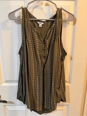 Sonoma Olive Green Blouse Tank with Cream Vertical Print